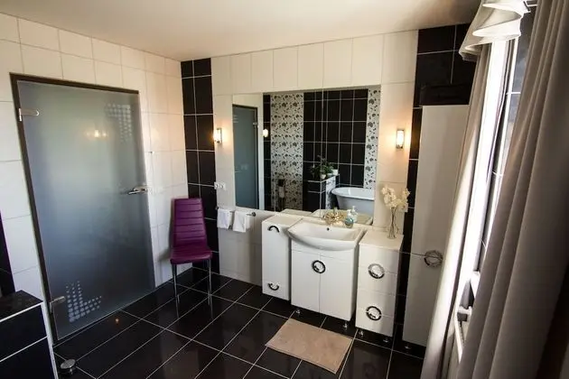 Superior Tek Büyük veya İki Ayrı Yataklı Oda