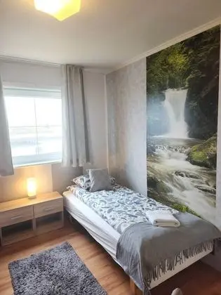 İki Ayrı Yataklı Oda, Ortak Banyo