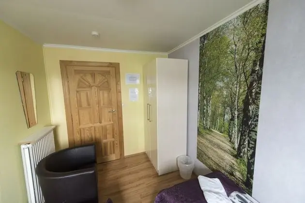 İki Ayrı Yataklı Oda, Ortak Banyo