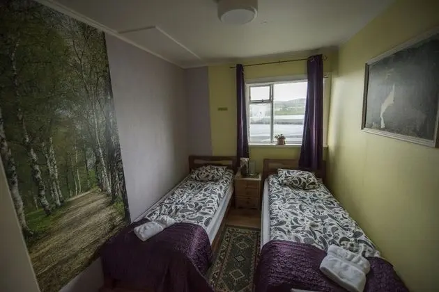 İki Ayrı Yataklı Oda, Ortak Banyo