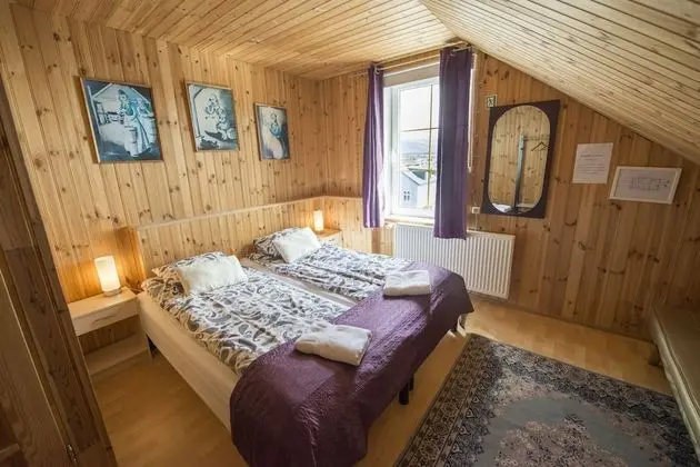 Tek Büyük veya İki Ayrı Yataklı Oda, Ortak Banyo