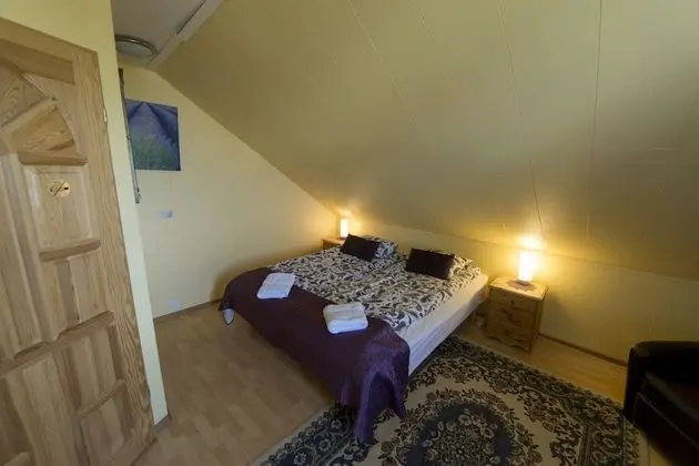 Tek Büyük veya İki Ayrı Yataklı Oda, Ortak Banyo