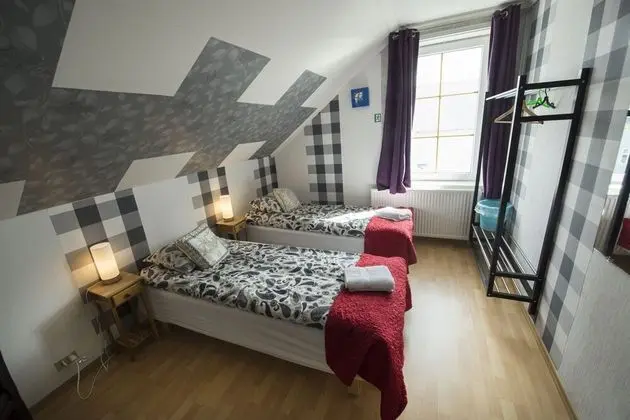 Tek Büyük veya İki Ayrı Yataklı Oda, Ortak Banyo