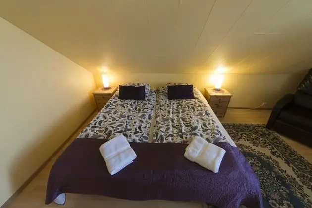 Tek Büyük veya İki Ayrı Yataklı Oda, Ortak Banyo