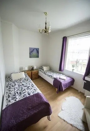 Tek Büyük veya İki Ayrı Yataklı Oda, Ortak Banyo