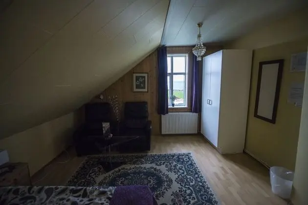 Tek Büyük veya İki Ayrı Yataklı Oda, Ortak Banyo