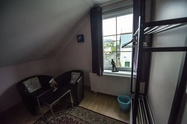 Tek Büyük veya İki Ayrı Yataklı Oda, Ortak Banyo