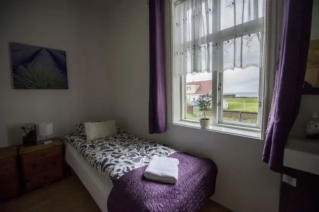 Tek Büyük veya İki Ayrı Yataklı Oda, Ortak Banyo