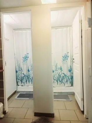 Tek Büyük veya İki Ayrı Yataklı Oda, Ortak Banyo