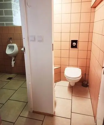 Tek Büyük veya İki Ayrı Yataklı Oda, Ortak Banyo