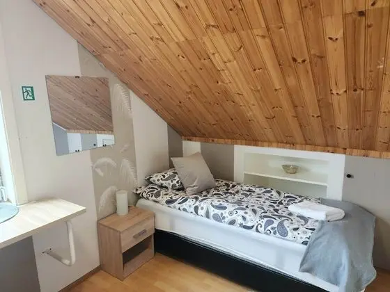 Tek Kişilik Oda, Ortak Banyo