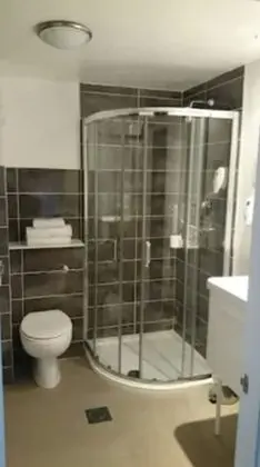 Tek Kişilik Oda, Banyolu/Duşlu