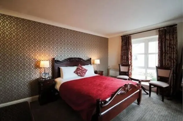 Double & Single Bedded Room