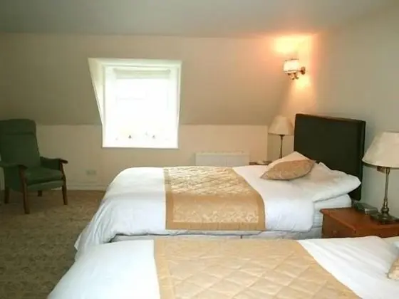 Standard Dört Kişilik Oda, Banyolu/Duşlu (Autumn Room)