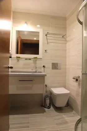 Tek Büyük veya İki Ayrı Yataklı Oda, Dağ Manzaralı