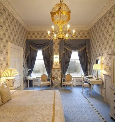 Luxury Oda