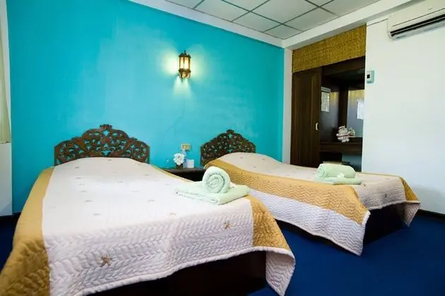 Superior Air con. room