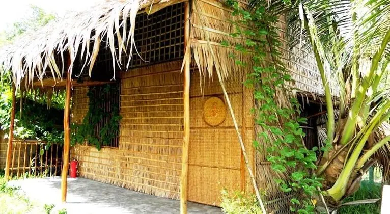 Bungalow Double (Included 3 meals & Floating Market Tour)