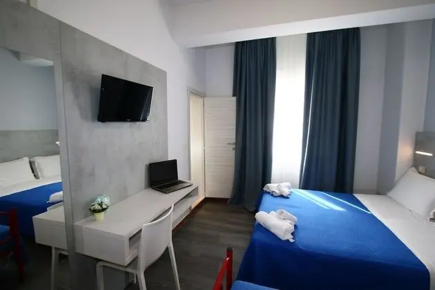 Üç Kişilik Oda