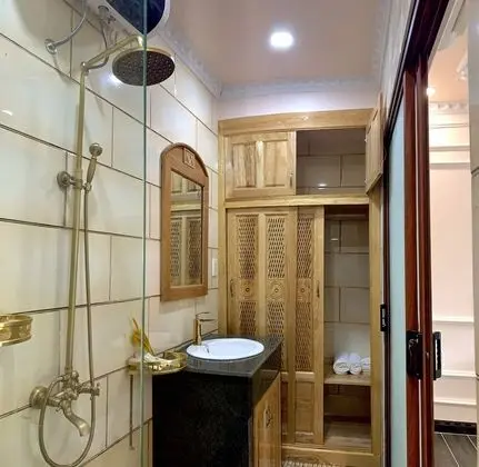 Superior Tek Büyük Yataklı Oda, Havuz Manzaralı