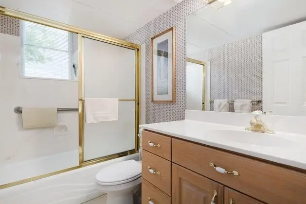 1 Bedroom Condominium