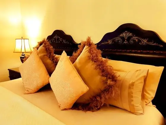Luxury Oda ((His and Hers))