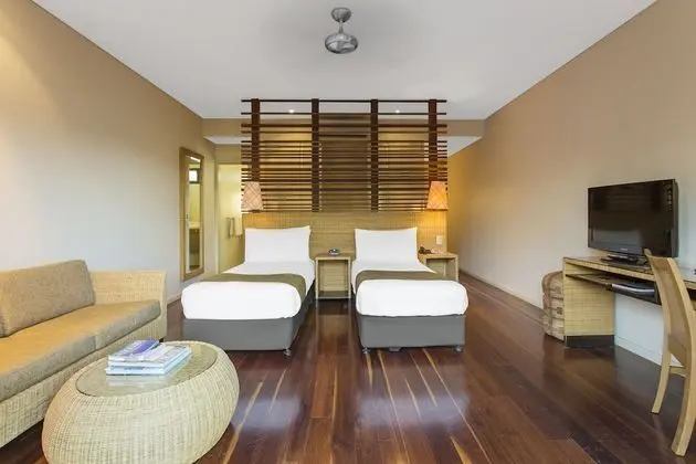 Deluxe Stüdyo, Havuz Manzaralı