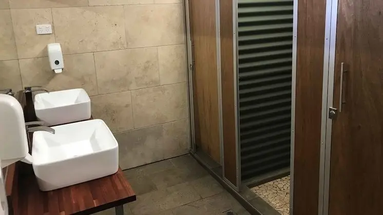Üç Kişilik Oda