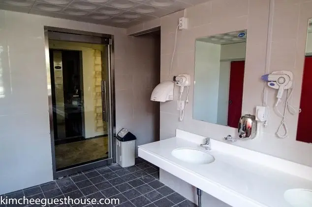 Comfort Oda, Ortak Banyo (10-person)