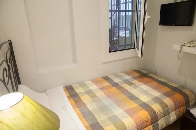 Petite Room (internal)