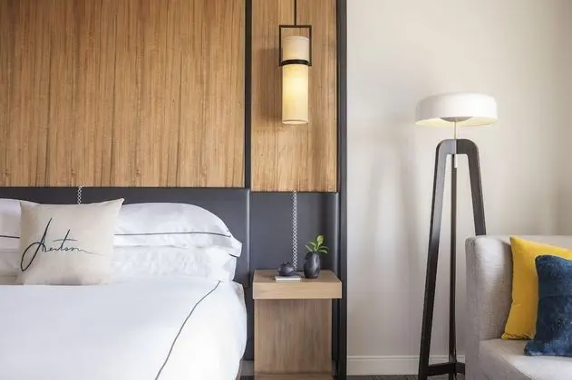 Oda, 1 En Büyük (King) Boy Yatak, Manzaralı (Midtown View)