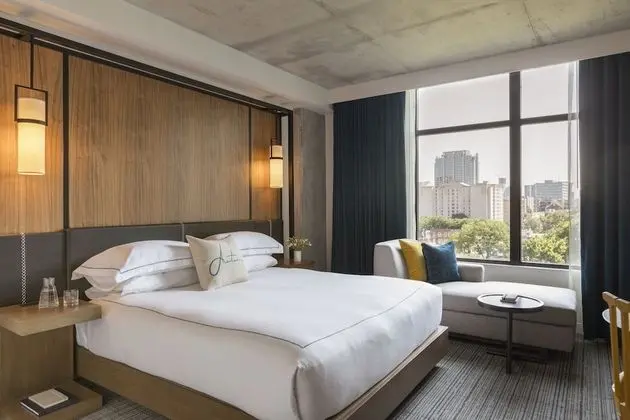 Oda, 1 En Büyük (King) Boy Yatak, Manzaralı (Midtown View)