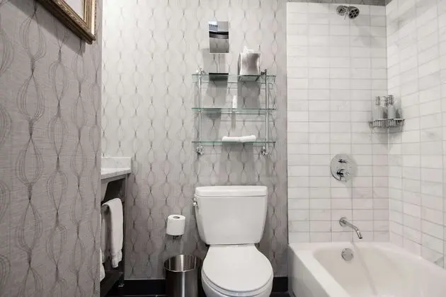 Oda, 1 En Büyük (King) Boy Yatak, Engellilere Uygun (Mobility/Hearing Bathtub)