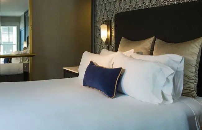 Süit, 1 En Büyük (King) Boy Yatak (One Bedroom Suite King One Person Tub)