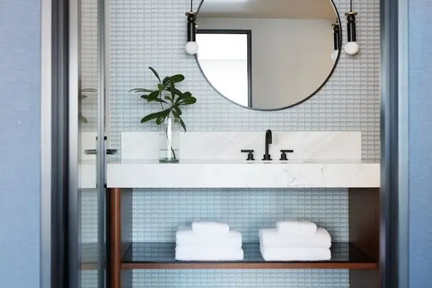 Oda, 1 En Büyük (King) Boy Yatak, Engellilere Uygun (Mobility, Accessible Tub)