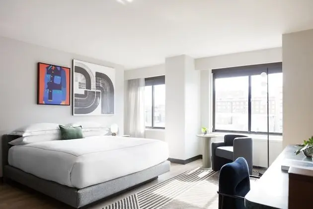 Room, 1 King Bed (Essential)