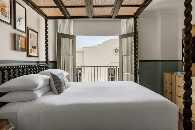Oda, 1 En Büyük (King) Boy Yatak, Engellilere Uygun, Balkon (Mobility, Access Tub, Juliet Balcony)