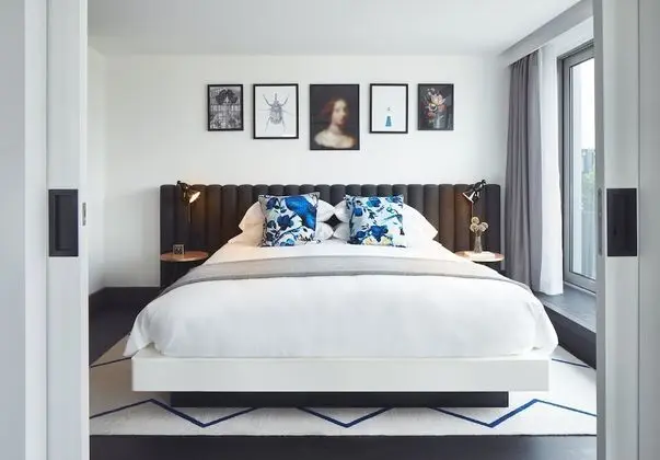 Çatı Katı Süiti (Penthouse), 1 En Büyük (King) Boy Yatak (De Witt)