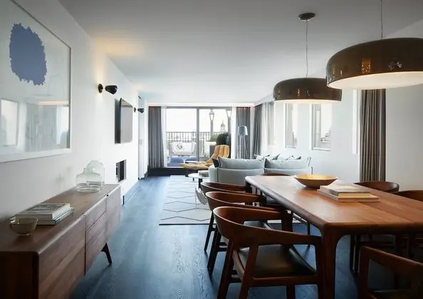 Çatı Katı Süiti (Penthouse), 1 En Büyük (King) Boy Yatak (De Witt)