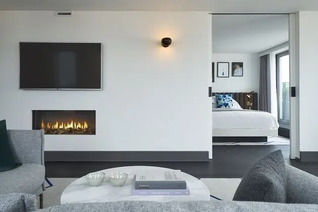 Çatı Katı Süiti (Penthouse), 1 En Büyük (King) Boy Yatak (De Witt)