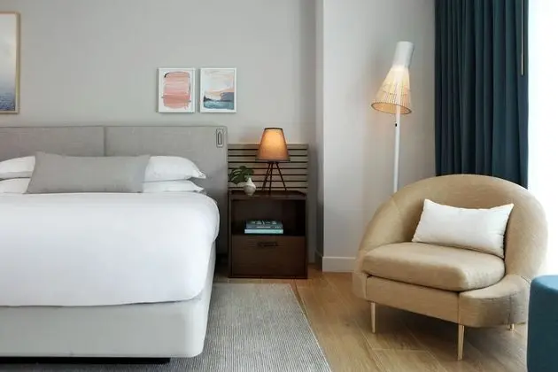 Premier Room, 1 King Bed, City View (Epic29)