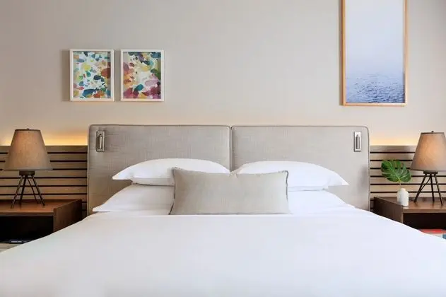 Premier Room, 1 King Bed, Water View, Accessible (Epic29)