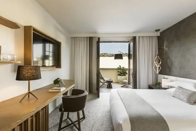 Premium Oda, 1 En Büyük (King) Boy Yatak, Teras (Furnished Terrace)
