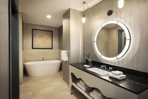 Oda, 1 En Büyük (King) Boy Yatak (Freestanding Bath)