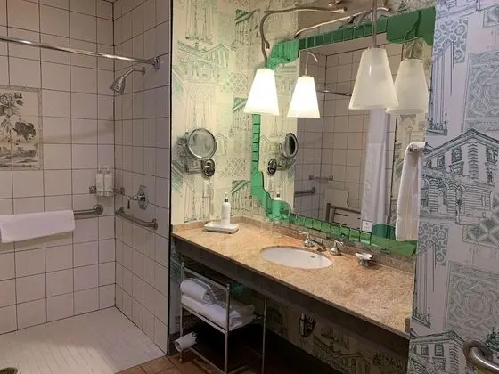 Grand Süit, 1 En Büyük (King) Boy Yatak, Engellilere Uygun (Mobility, Roll in Shower)