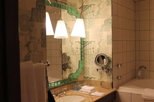 Grand Süit, 1 En Büyük (King) Boy Yatak, Engellilere Uygun (Mobility, Roll in Shower)