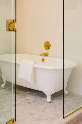 Oda, 1 En Büyük (King) Boy Yatak, Köşe (Spa)