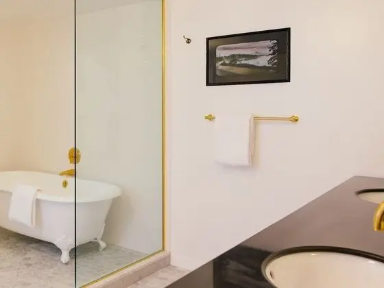 Oda, 1 En Büyük (King) Boy Yatak, Köşe (Spa)