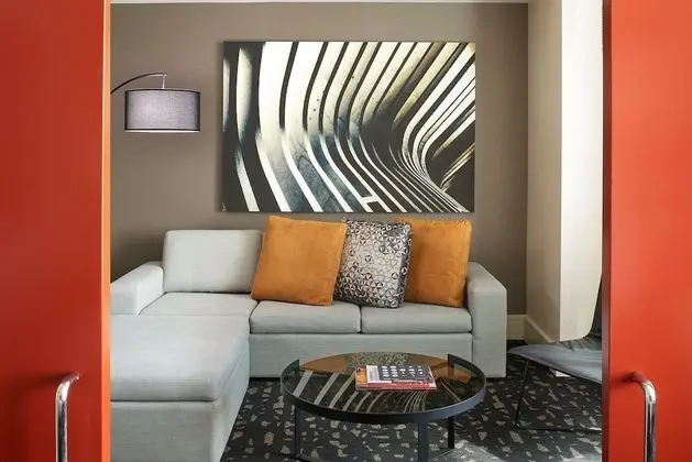 Süit, 1 Yatak Odası, Manzaralı (Living Area, Skyline View)