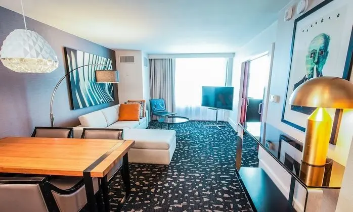 Süit, 1 Yatak Odası, Manzaralı (Living Area, Skyline View)